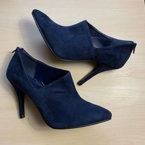 Wild Diva blue heels